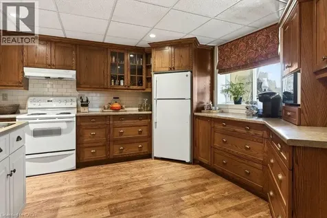 29 Gaines Avenue Dundas ON L9H 7M4