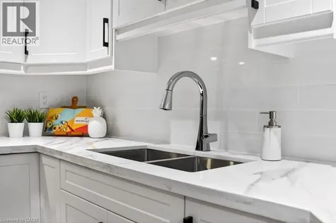 5070 Pinedale Avenue Burlington ON L7L 5V6