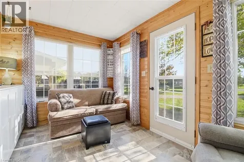 9043 Ridge Road Niagara Falls ON L3B 5N7