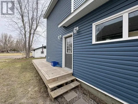 1026 Third St E Fort Frances ON P9A 1S4