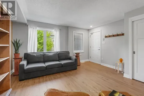 283 Titanium Private North Ottawa ON K1C 0A5