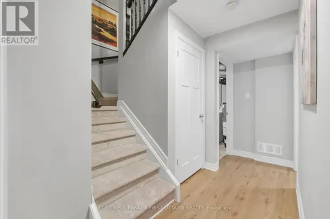 283 Titanium Private North Ottawa ON K1C 0A5