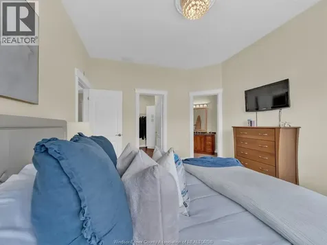 4955 Riverside Drive Windsor ON N8Y 5A3