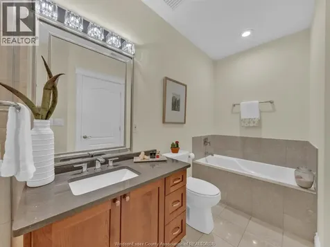 4955 Riverside Drive Windsor ON N8Y 5A3