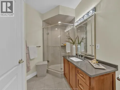 4955 Riverside Drive Windsor ON N8Y 5A3