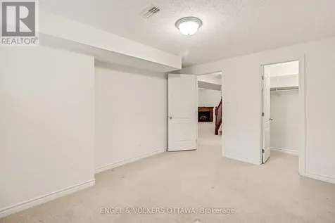 257 Bulrush Crescent Ottawa ON K1T 0E5