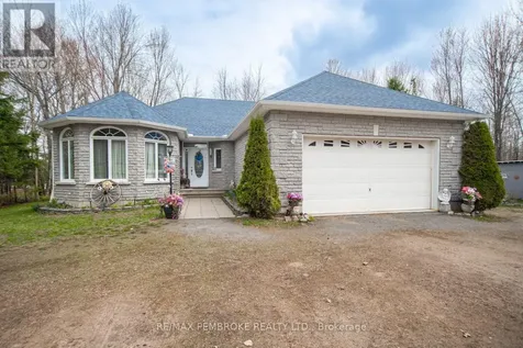 1692 Black Bay Road Petawawa ON K8H 2W8