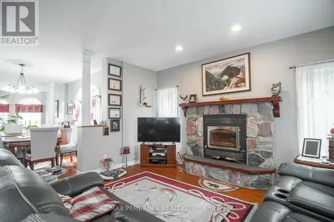 1692 Black Bay Road Petawawa ON K8H 2W8
