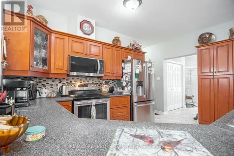 1692 Black Bay Road Petawawa ON K8H 2W8