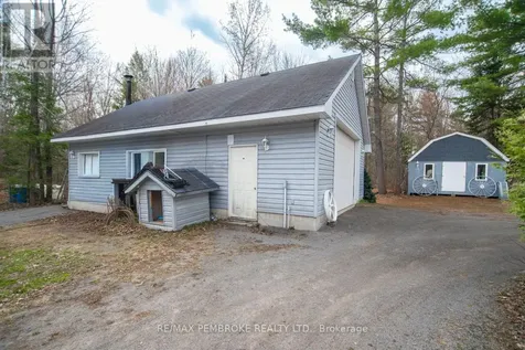 1692 Black Bay Road Petawawa ON K8H 2W8