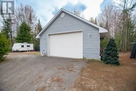 1692 Black Bay Road Petawawa ON K8H 2W8