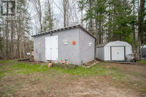 1692 Black Bay Road Petawawa ON K8H 2W8