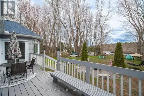 1692 Black Bay Road Petawawa ON K8H 2W8