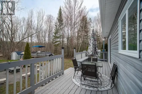 1692 Black Bay Road Petawawa ON K8H 2W8