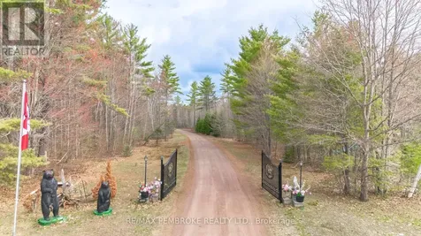 1692 Black Bay Road Petawawa ON K8H 2W8