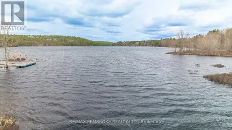 1692 Black Bay Road Petawawa ON K8H 2W8