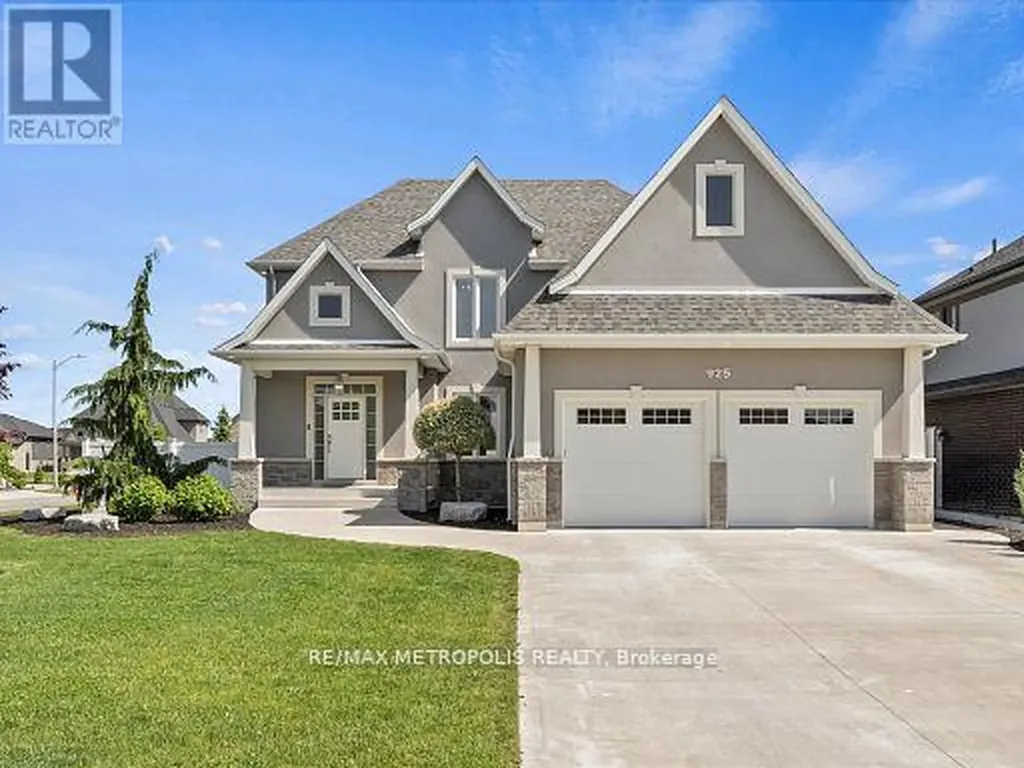 925 Lakewood Crescent Lakeshore ON N8L 1G6