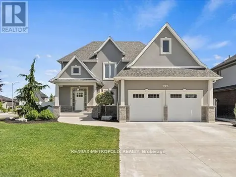 925 Lakewood Crescent Lakeshore ON N8L 1G6