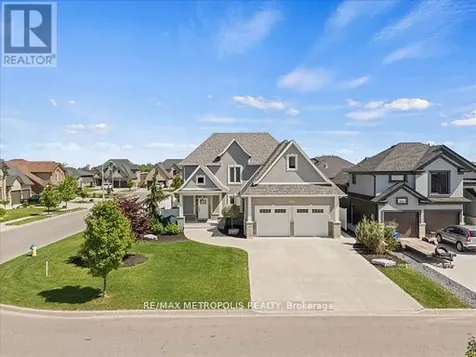 925 Lakewood Crescent Lakeshore ON N8L 1G6