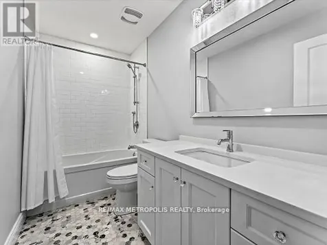 925 Lakewood Crescent Lakeshore ON N8L 1G6