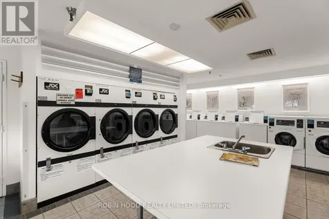 1599 Lassiter Terrace Ottawa ON K1J 8R6