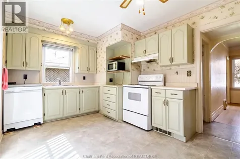 38 Barthe Street Chatham ON N7L 1T4