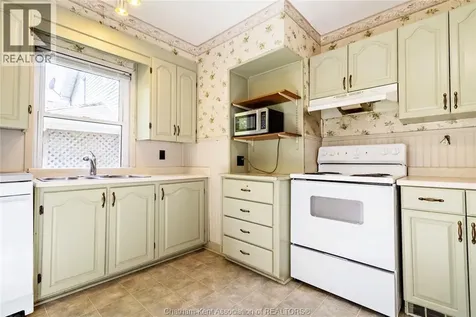 38 Barthe Street Chatham ON N7L 1T4