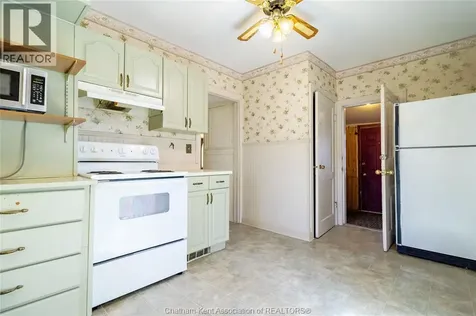 38 Barthe Street Chatham ON N7L 1T4