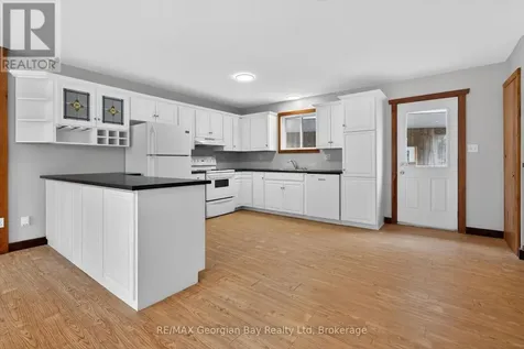 90 Farlain Lake Road West Tiny ON L9M 0B9