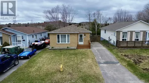 132 Taylor Boulevard Elliot Lake ON P5A 3K8