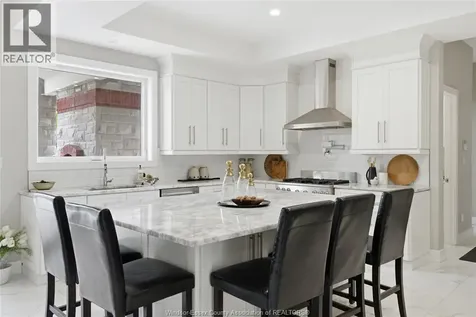 1094 Roseland Drive South Windsor ON N9G 1T8