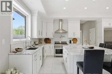 1094 Roseland Drive South Windsor ON N9G 1T8