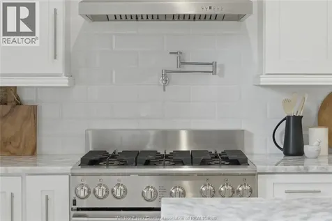 1094 Roseland Drive South Windsor ON N9G 1T8