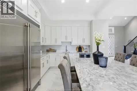 1094 Roseland Drive South Windsor ON N9G 1T8