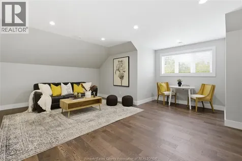 1094 Roseland Drive South Windsor ON N9G 1T8
