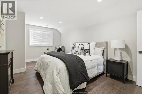 1094 Roseland Drive South Windsor ON N9G 1T8