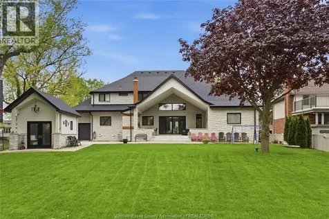 1094 Roseland Drive South Windsor ON N9G 1T8