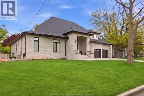 1094 Roseland Drive South Windsor ON N9G 1T8