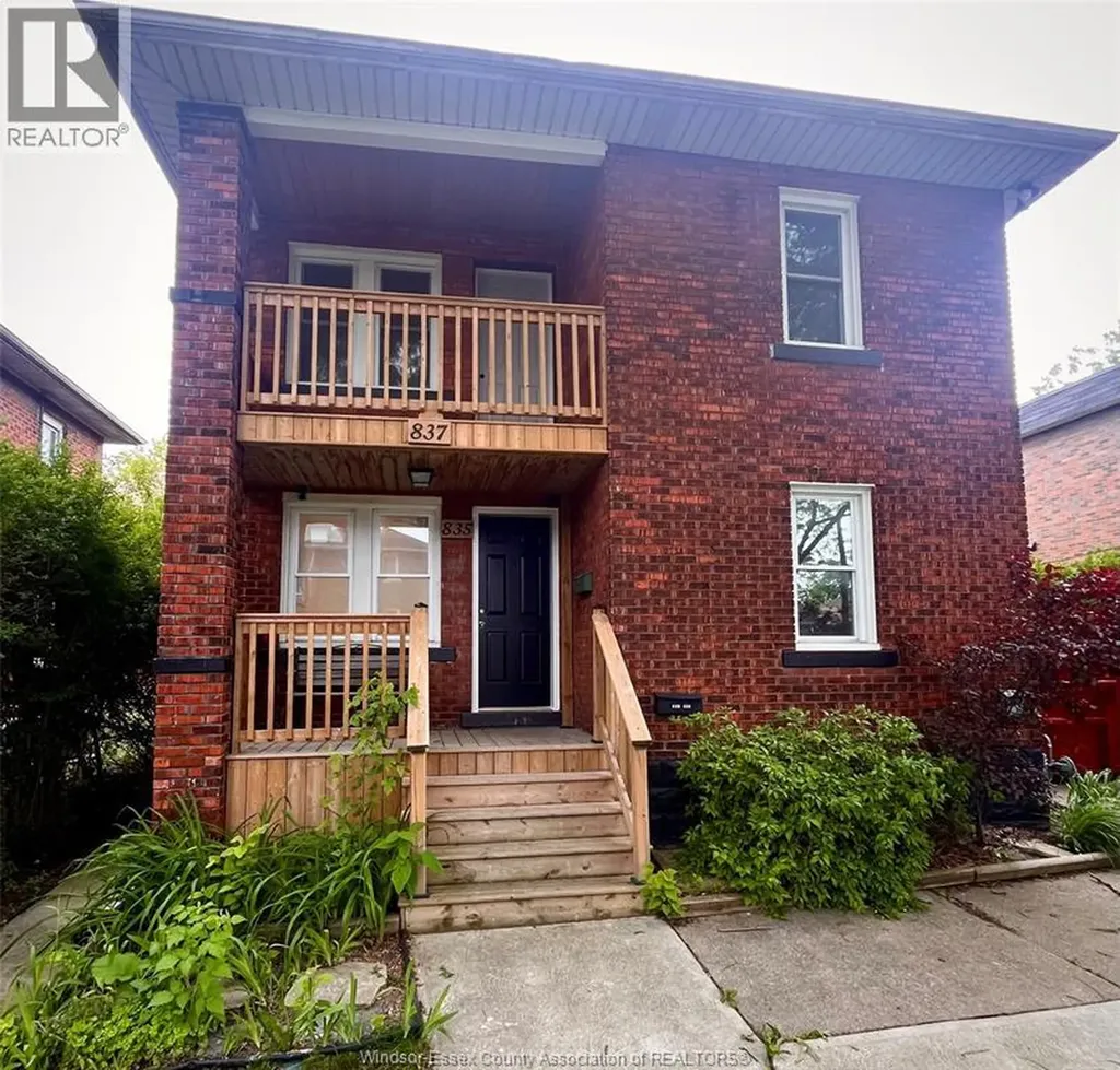 837 Louis Avenue Windsor ON N8A 1X4
