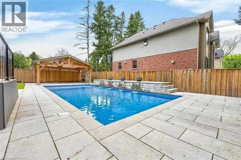 775 King Road Burlington ON L7T 3K7