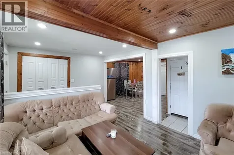 463 Wellington Street North Hamilton ON L8L 5B4