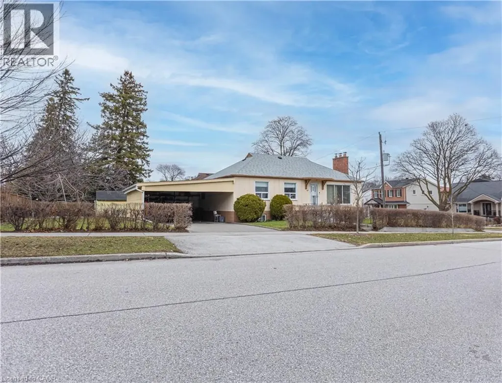 1 Snaresbrook Drive Toronto ON M9W 2N5