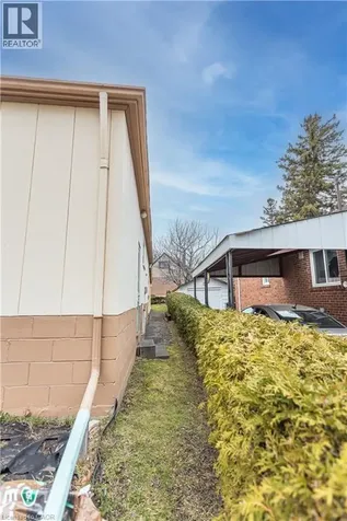 1 Snaresbrook Drive Toronto ON M9W 2N5