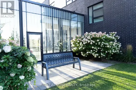 555 William Graham Drive Aurora ON L4G 3H9