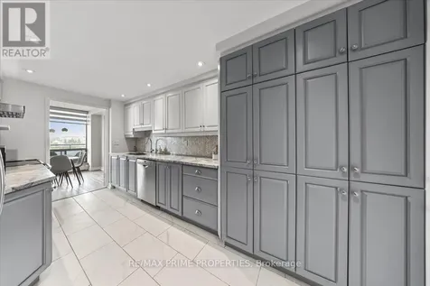 505 St Laurent Boulevard Ottawa ON K1K 3X4