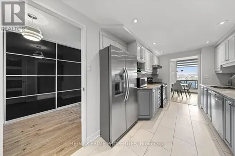 505 St Laurent Boulevard Ottawa ON K1K 3X4
