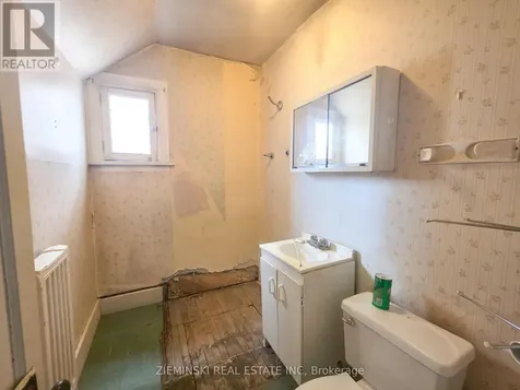 30 Duncan Avenue South Kirkland Lake ON P2N 1X6