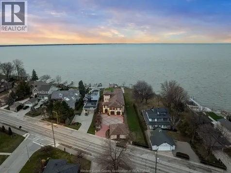 13038 Riverside Drive Tecumseh ON N8N 1A8