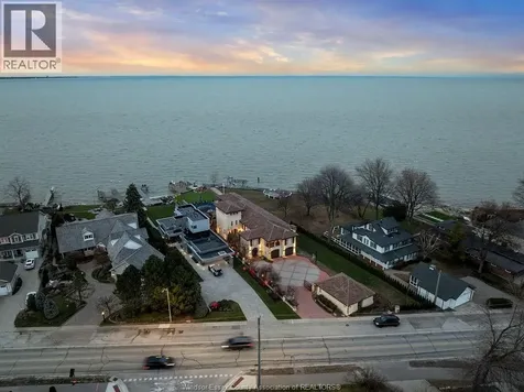 13038 Riverside Drive Tecumseh ON N8N 1A8