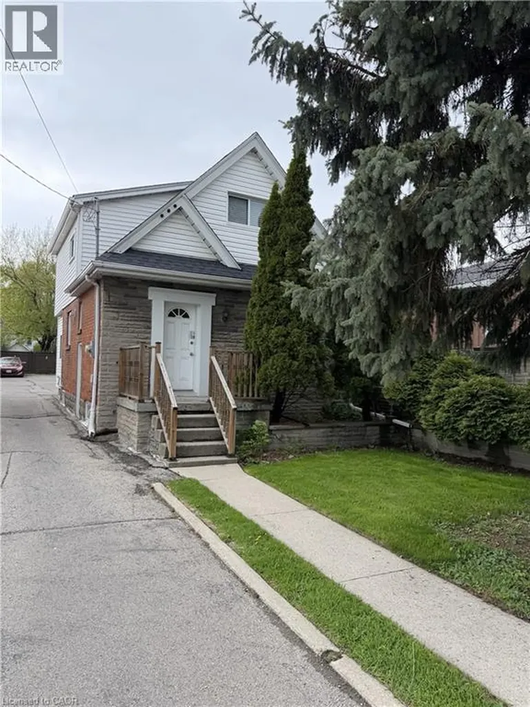 24 East 25th Street Hamilton ON L8V 3A1